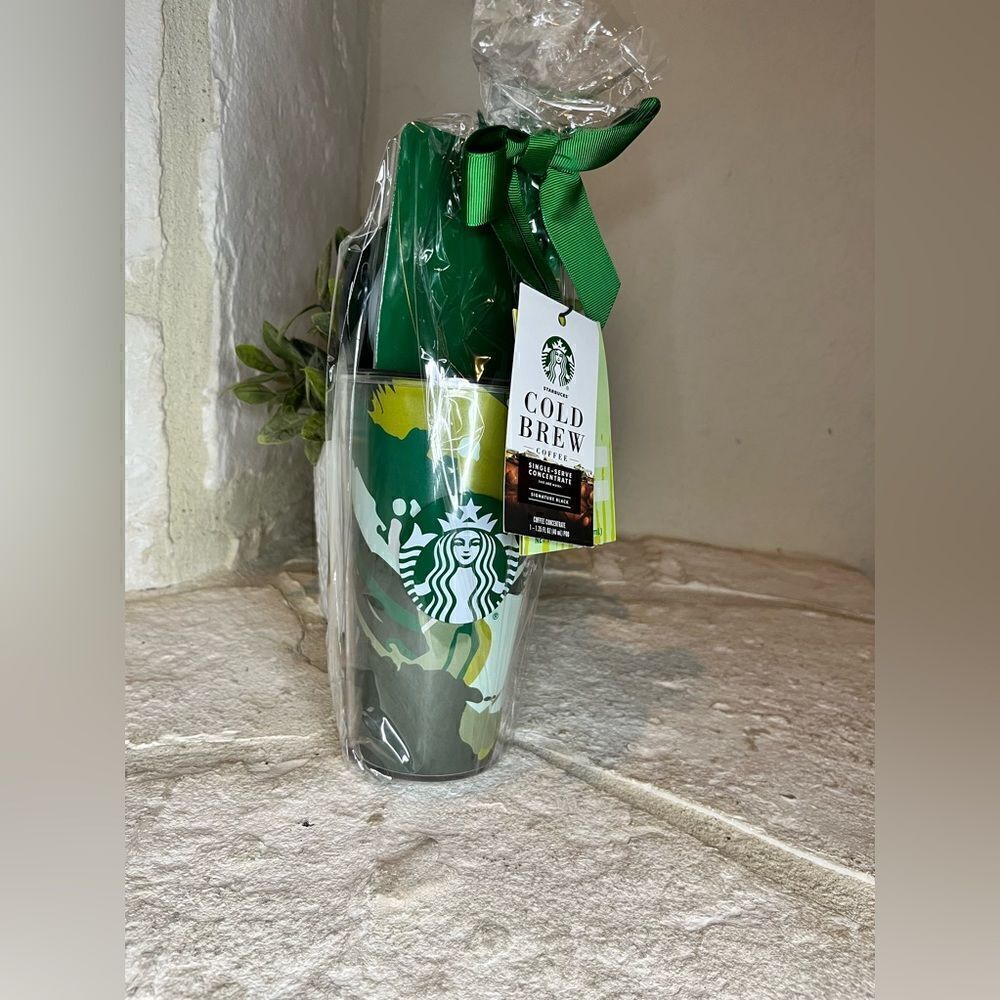 Starbucks Cold Cup with Iced Coffee Gift Set